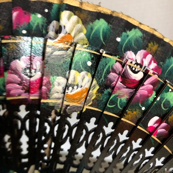 Elegant Black Floral Hand Painted Fan - Picture 6 of 9